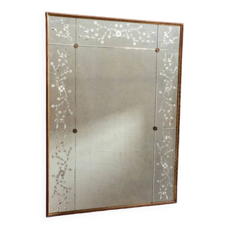 Miroir à parcloses verres gravés décor floral baguettes en bois 1960