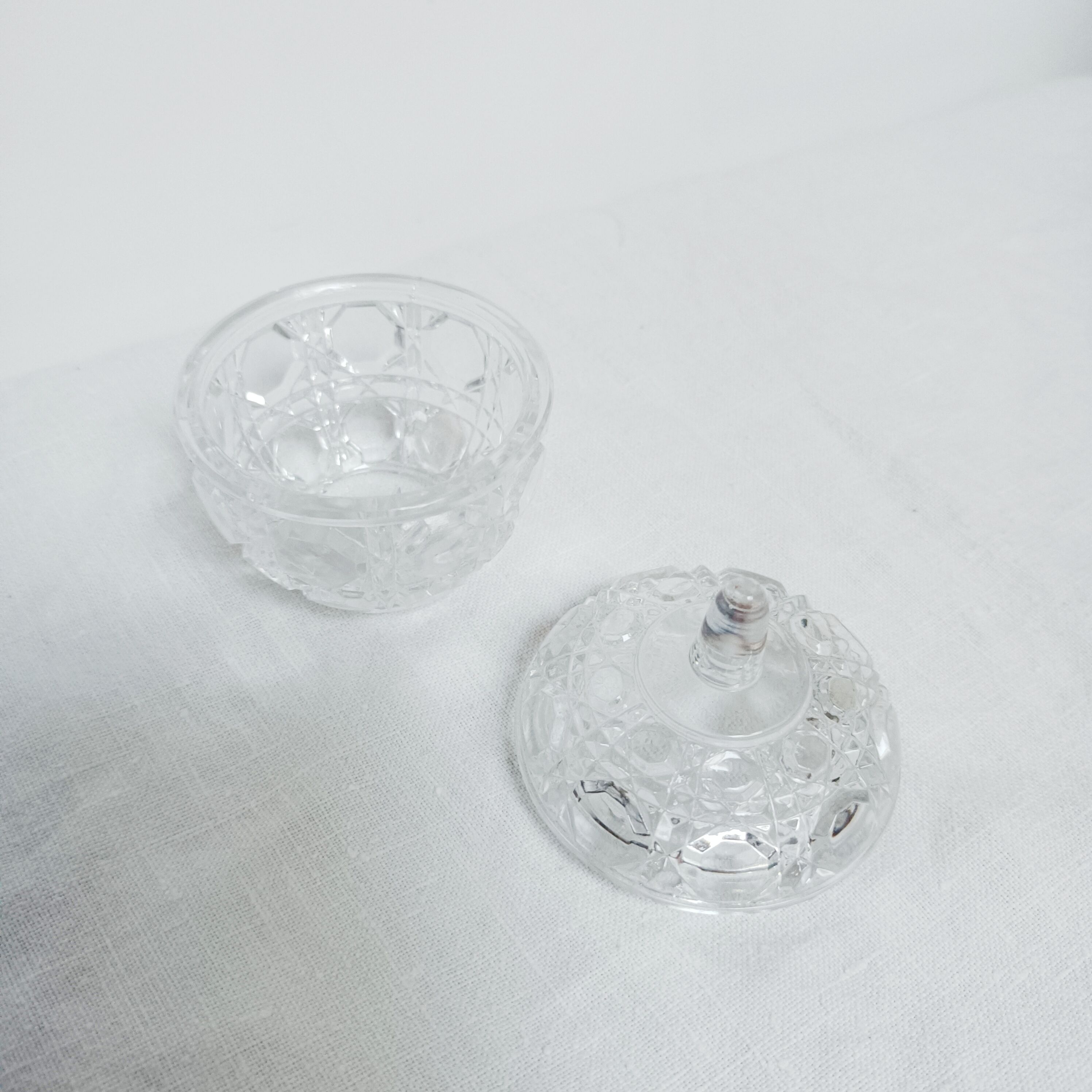 Set of 2 pear and apple candy boxes in anna Hütte crystal