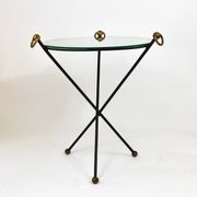 Table d'appoint miroir française milieu du siècle, style Jacques Adnet, laiton, années 1950