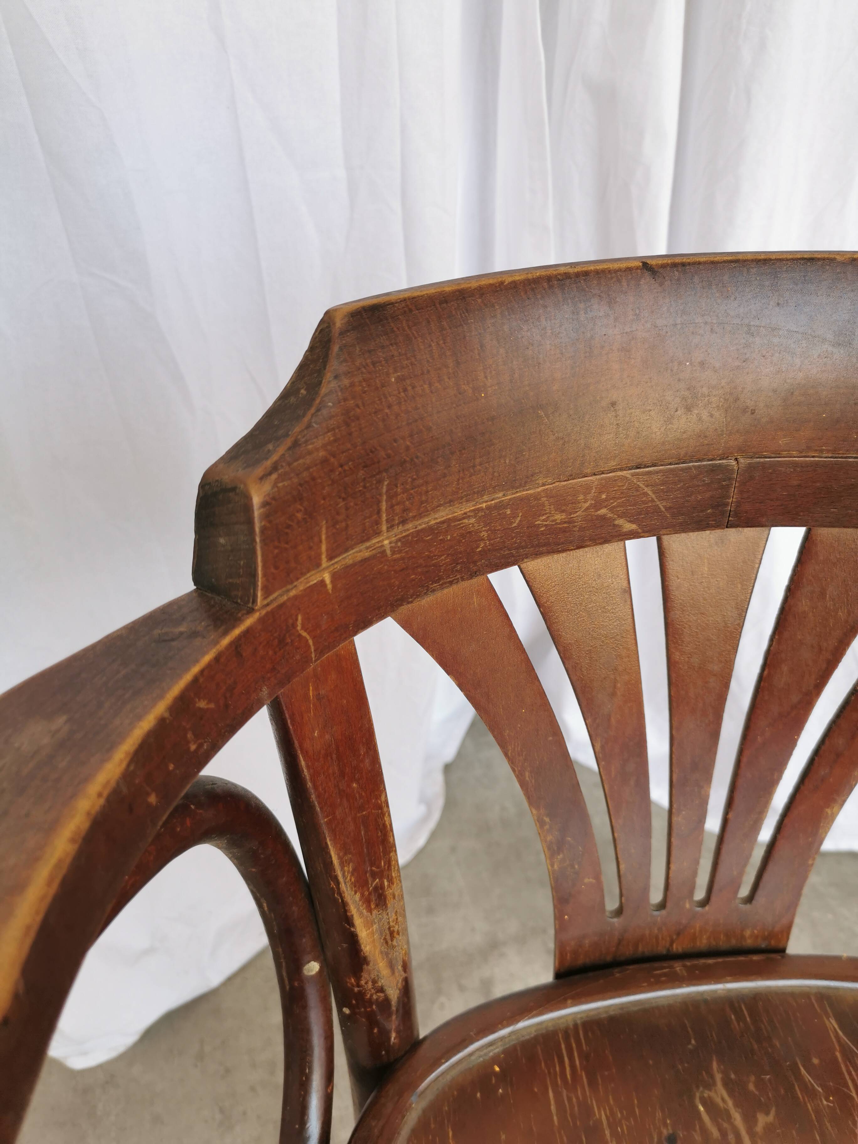 Chaise de salle à manger vintage en bois courbé : fauteuil style Thonet du milieu du siècle