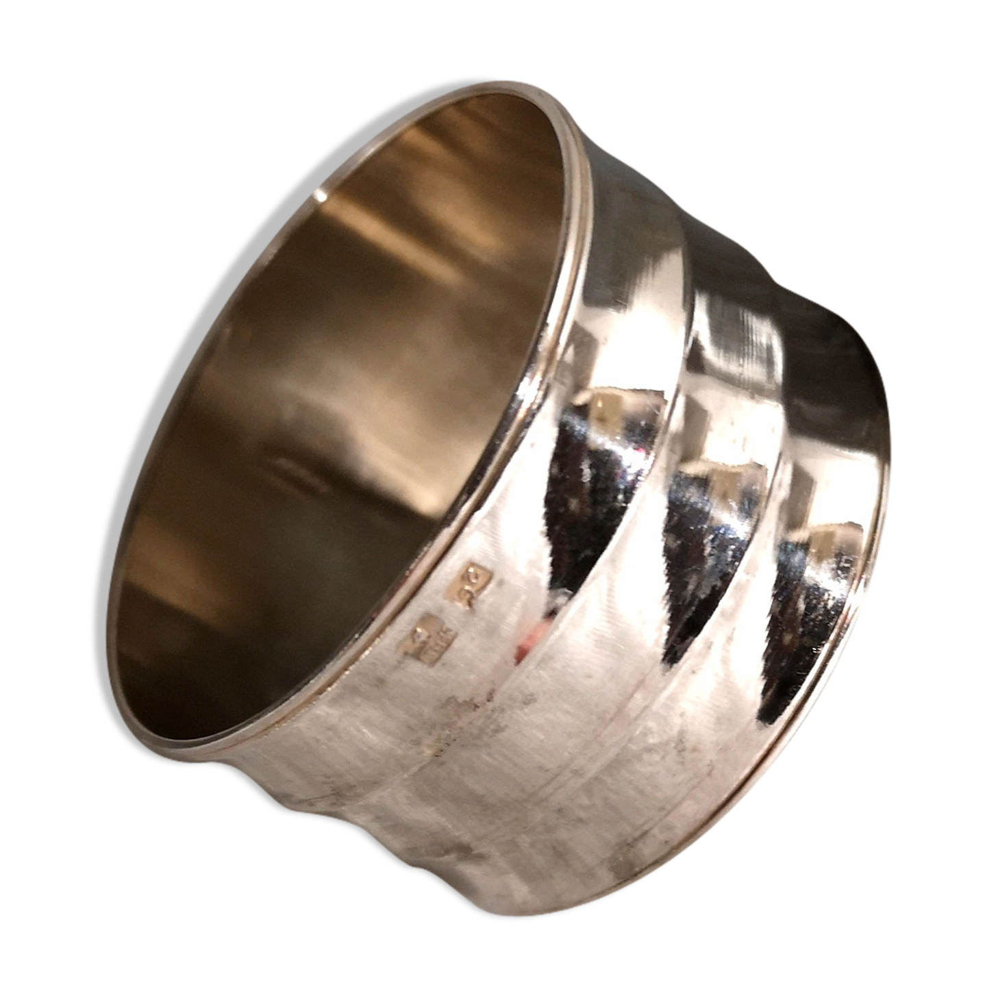 Silver metal towel round