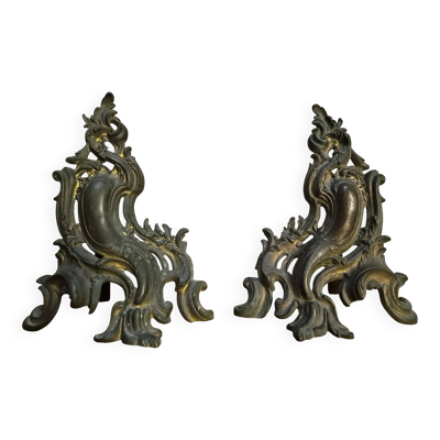 Paire de chenets anciens en bronze français, style Louis XV, vers 1880–1900