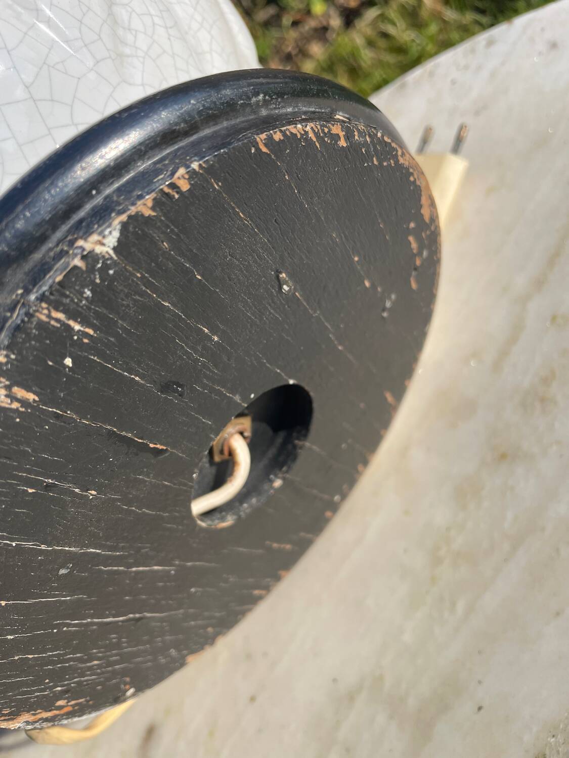 Vintage 1970s cracked white ceramic lamp