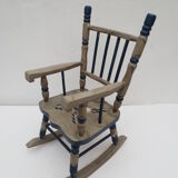 Fauteuil à bascule pour poupées en bois décoré couleur gris / bleu