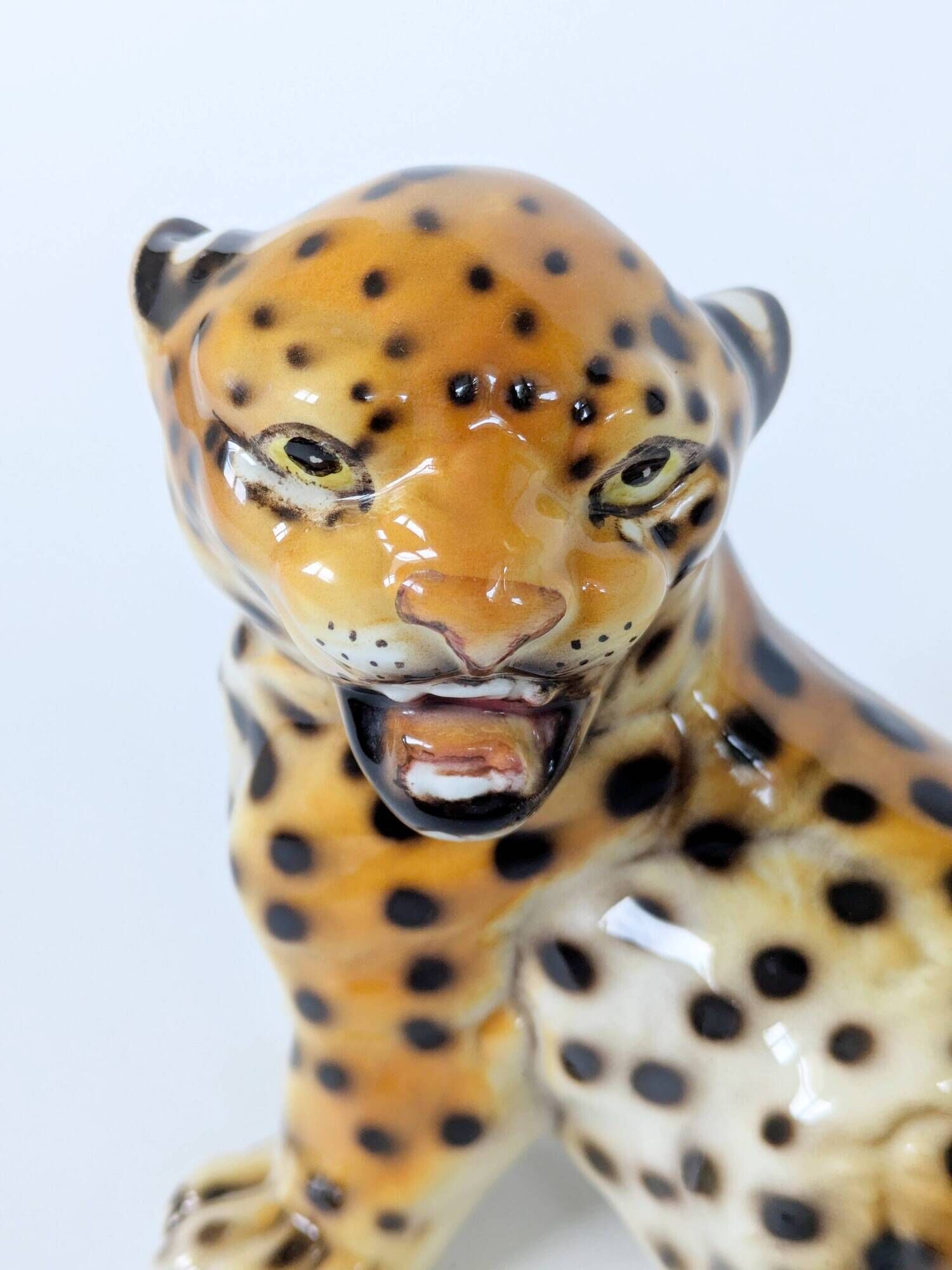 Porcelain leopard statuette, Ronzan, Italy, 1950s