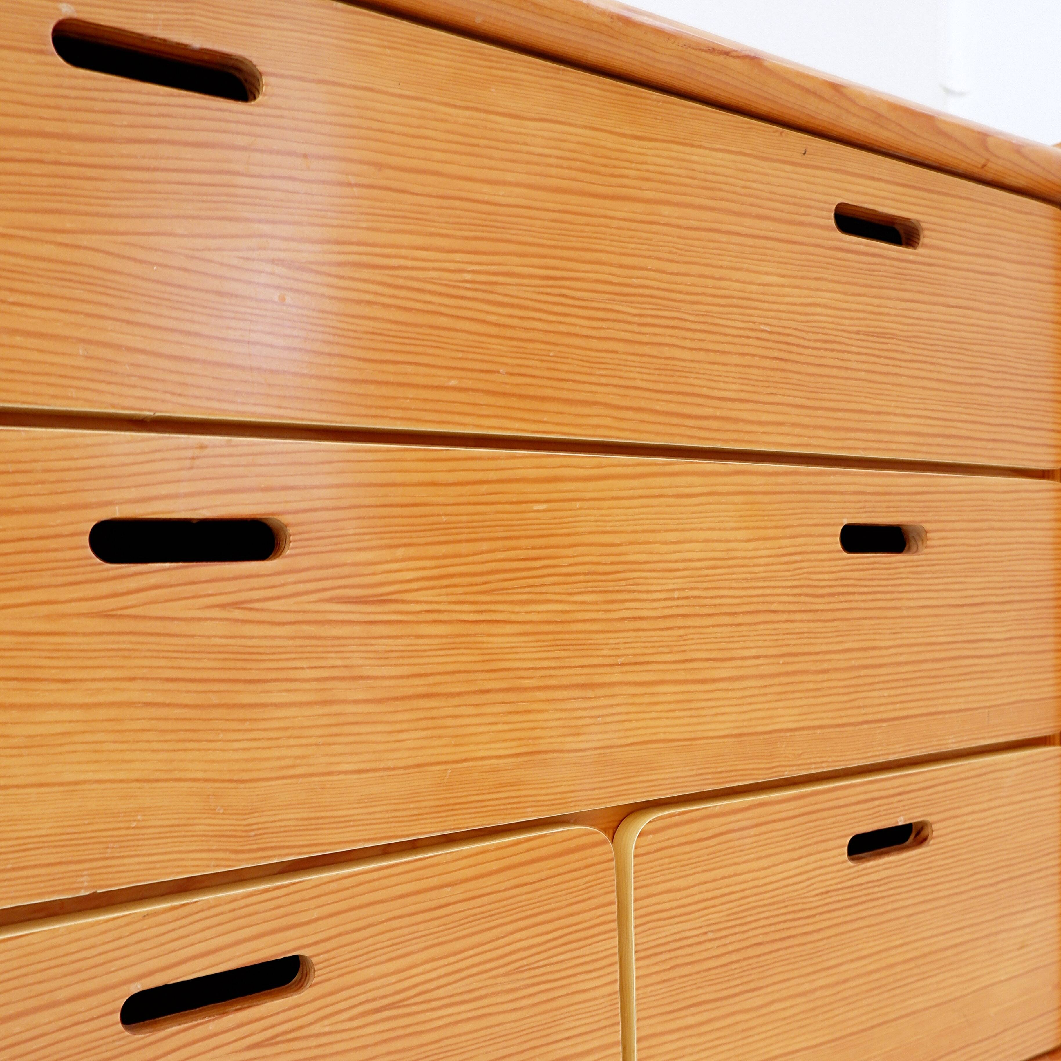 Vintage pine chest of drawers from the 1980s