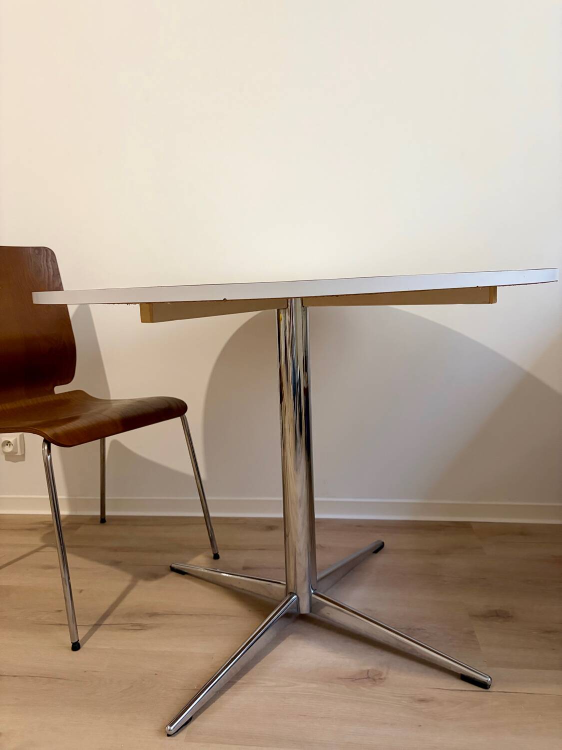 Round table Space Age metal legs 80s/90s
