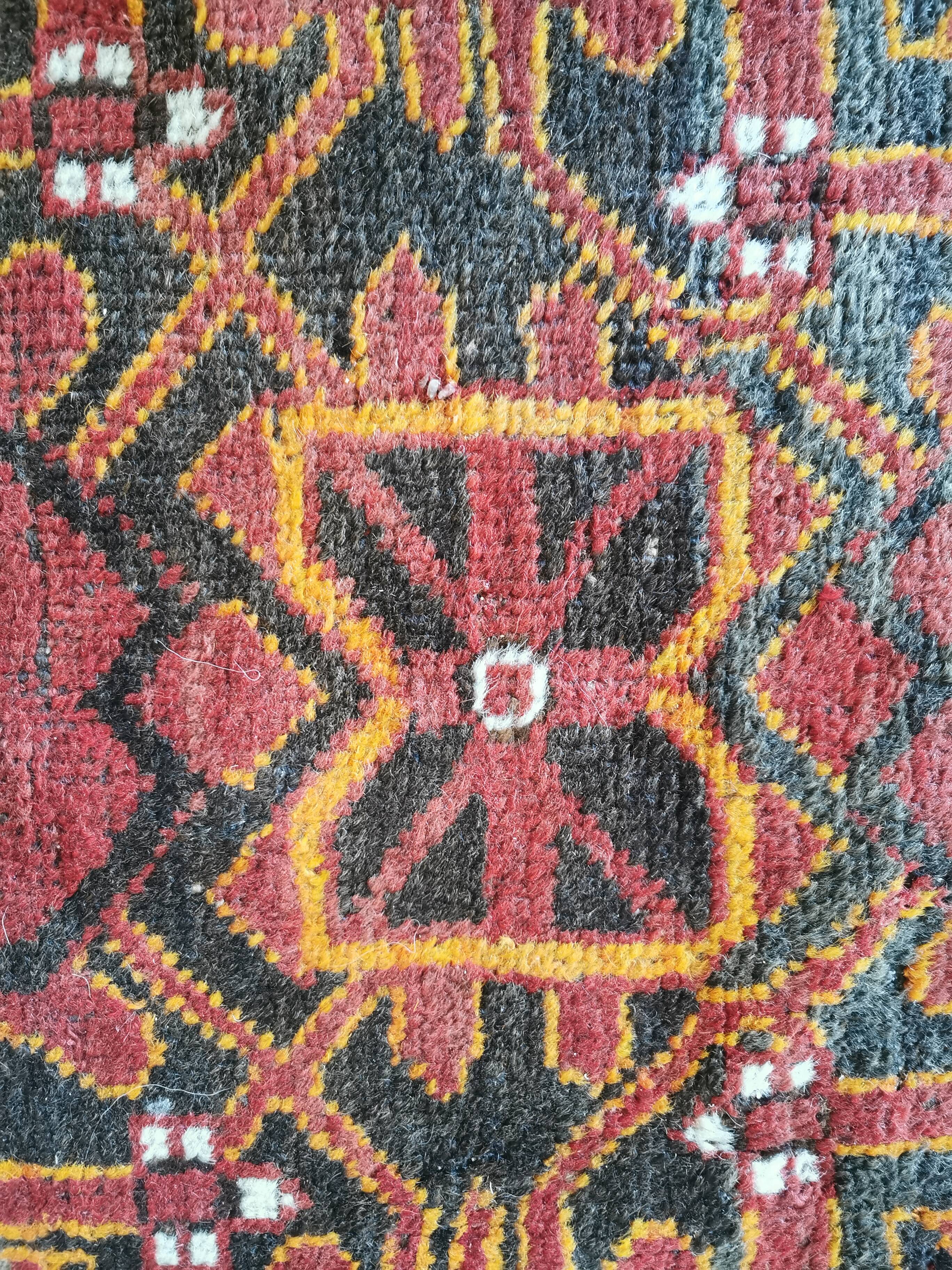 Large handmade Persian rug 310/230 cm