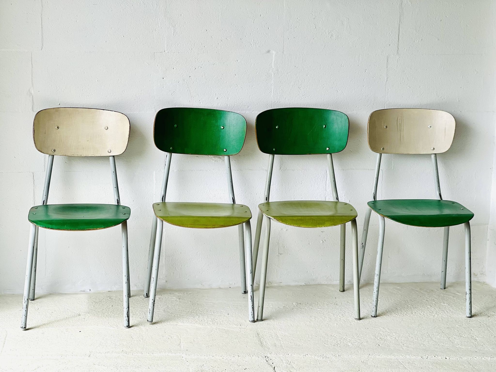 Chaises de bistro, ensemble de quatre