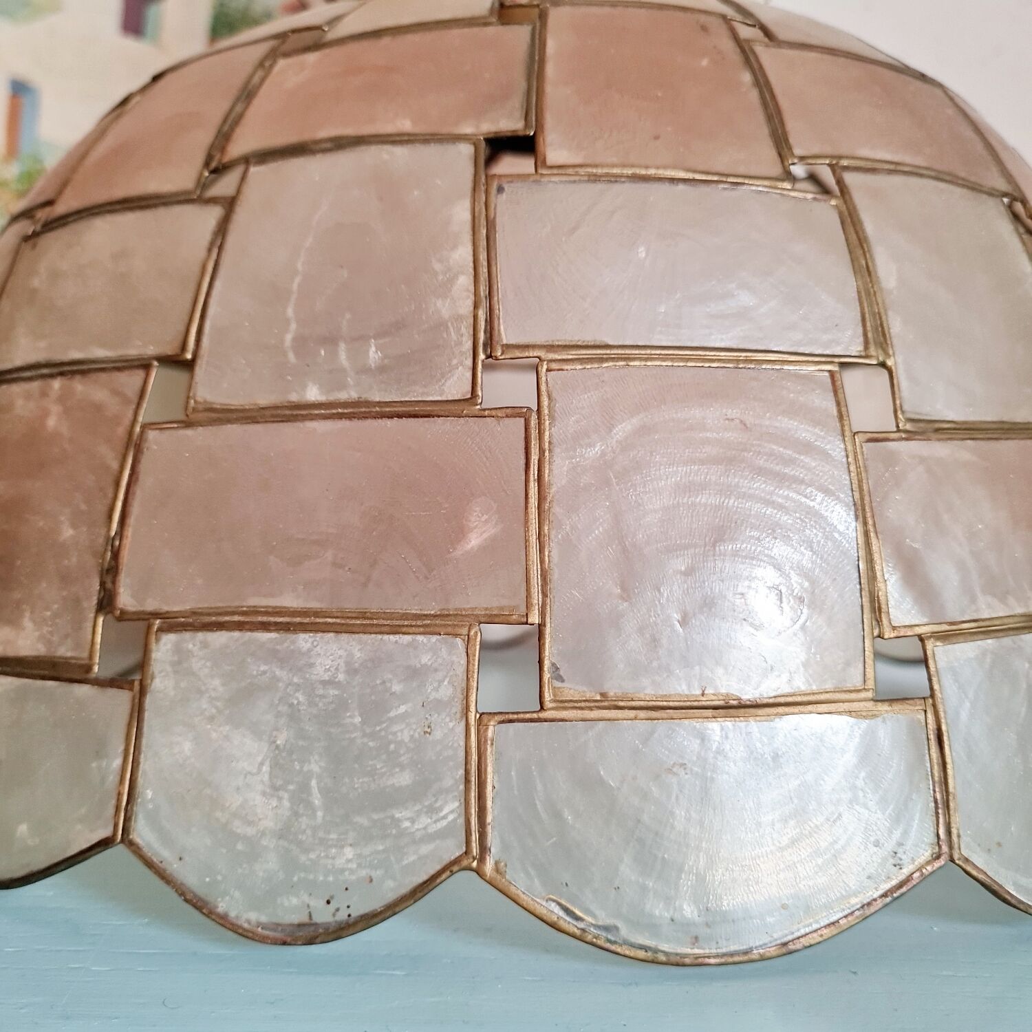 Vintage suspension in mother-of-pearl and brass