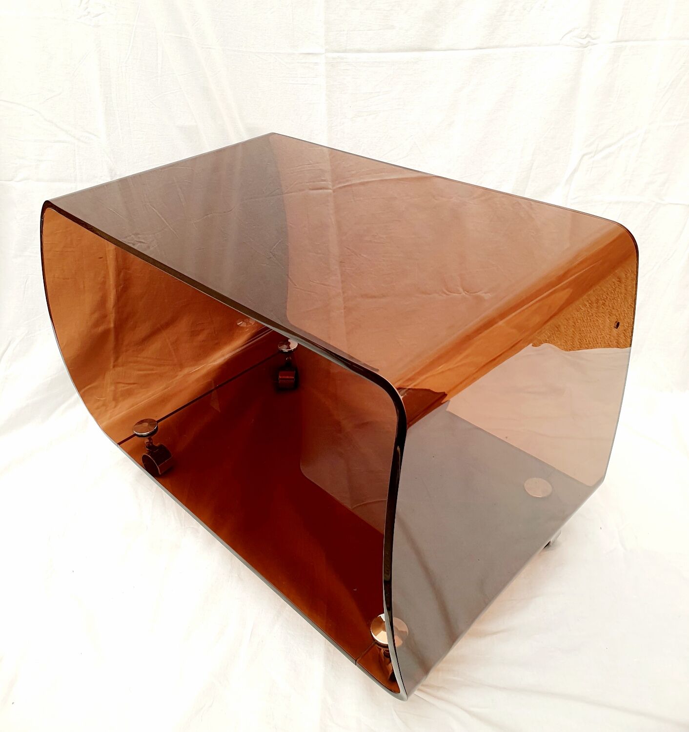 Meuble d'appoint en plexiglas fumé marron