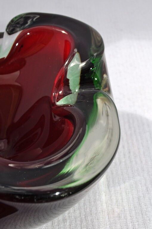 Green and red glass ashtray 70
