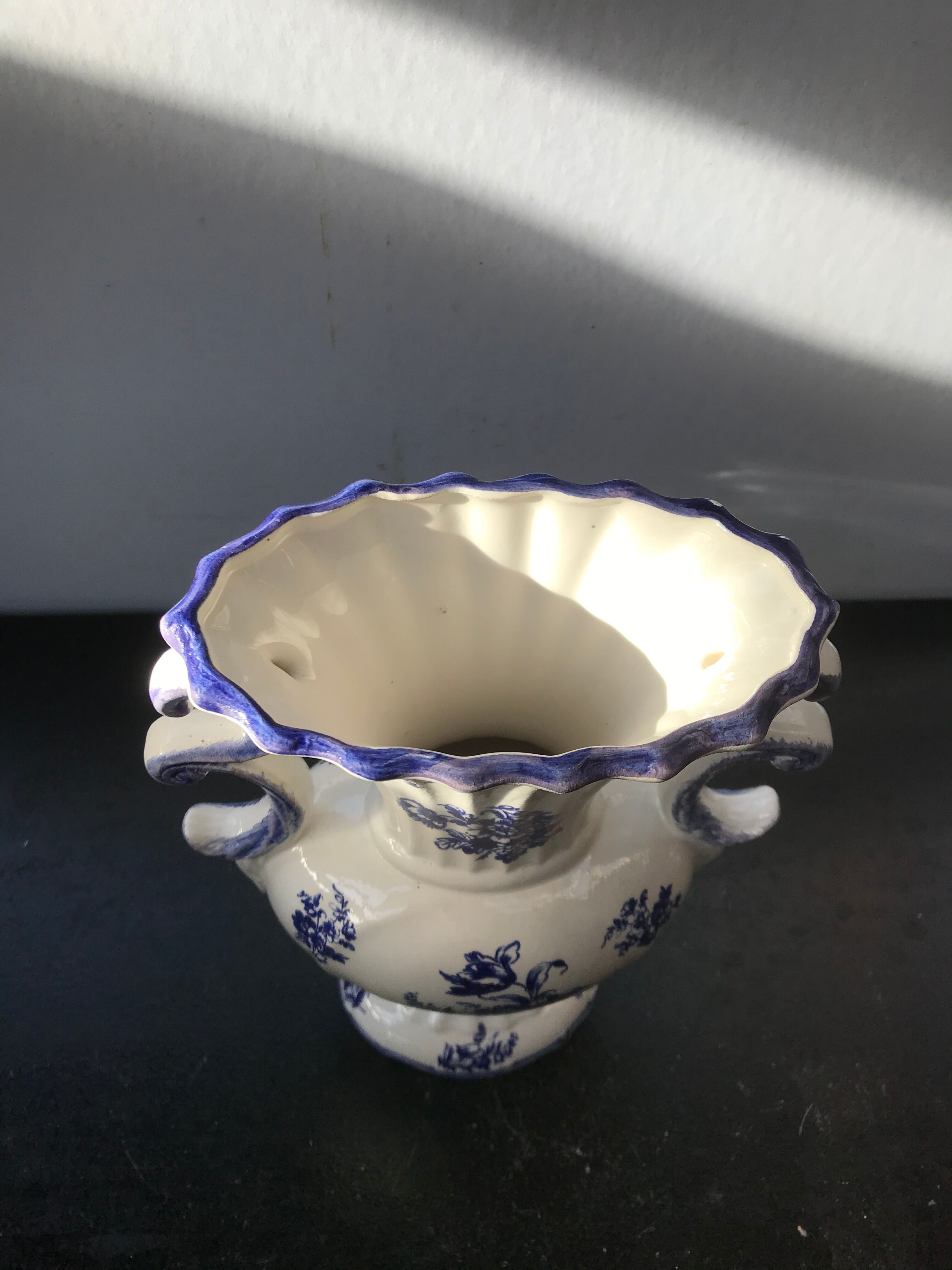 Vase capodimonte céramique blanche décor bleu vintage