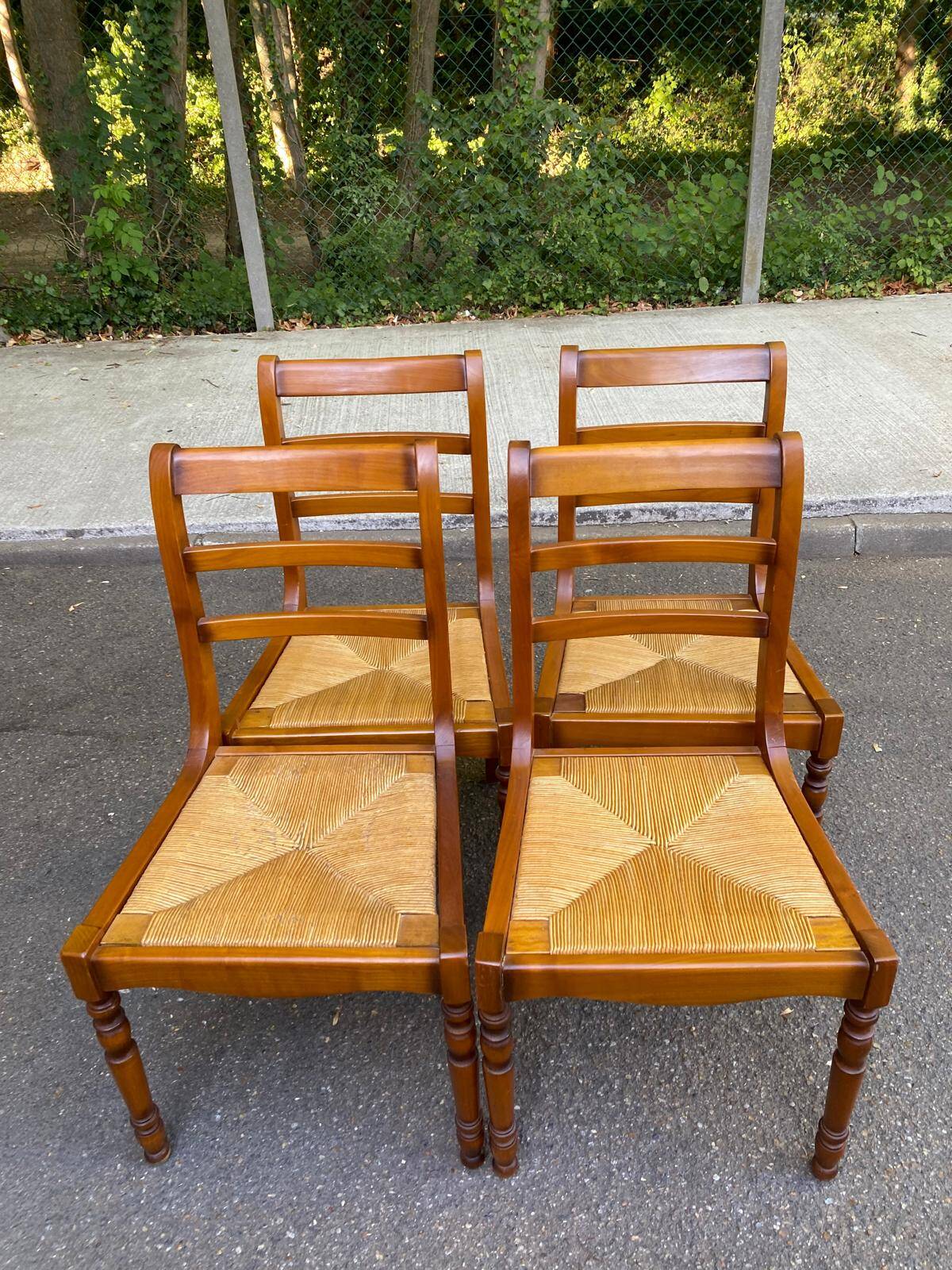 4 chaises de salle à manger en bois massif paillées 80s