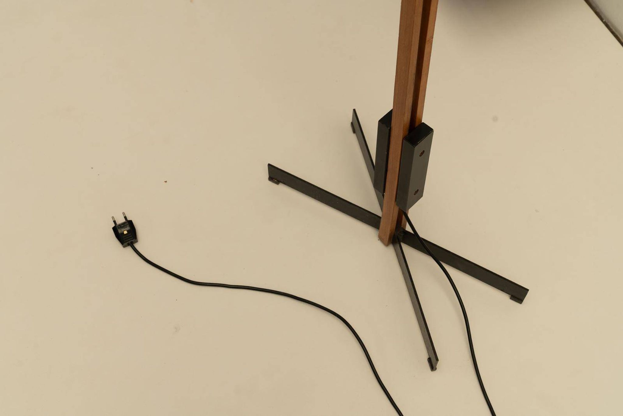 Articulated floor lamp By Gemma Bernal for Tramo 1970's