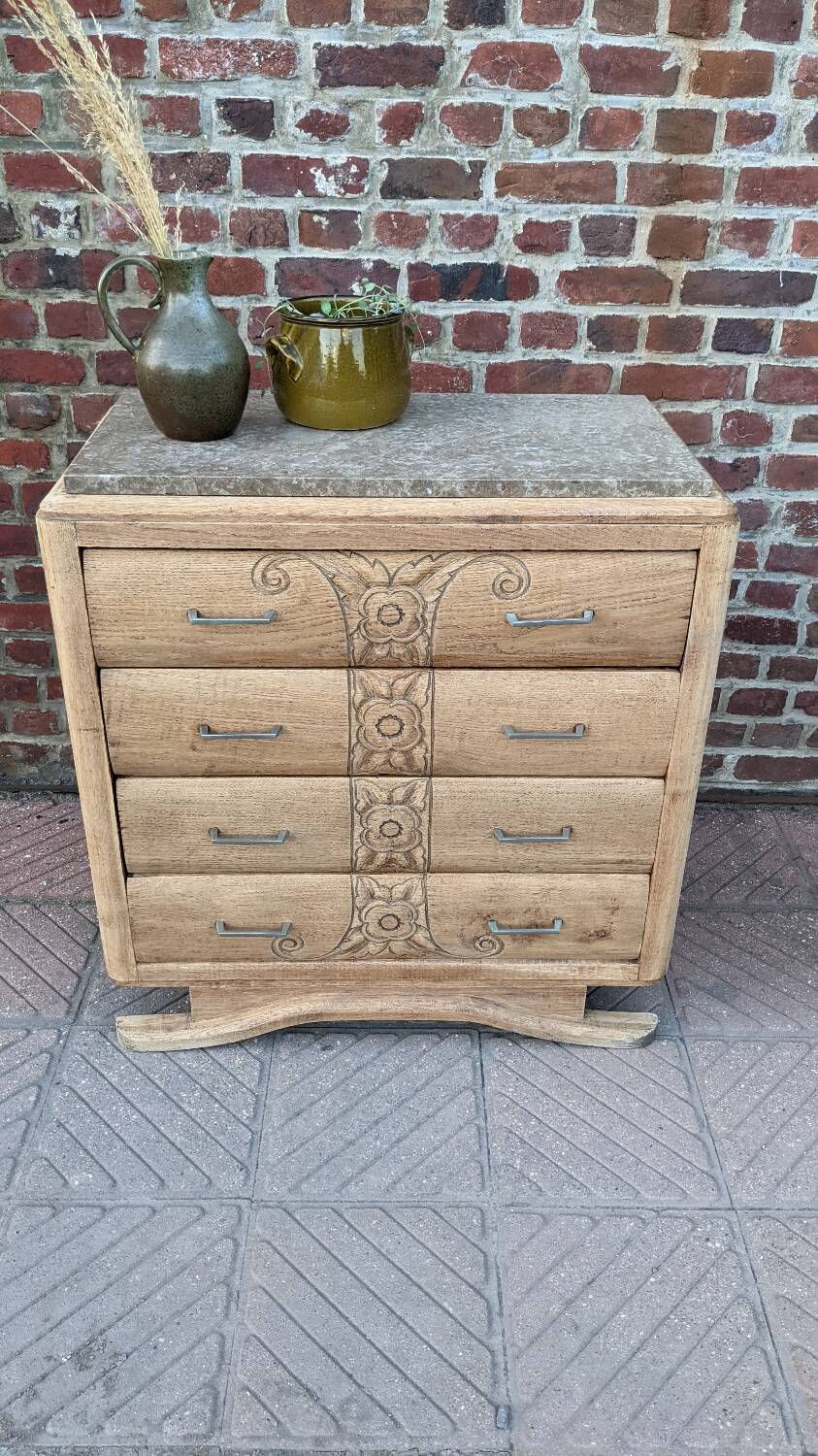Art deco chest of drawers