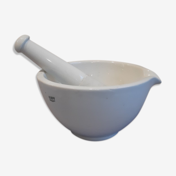 Porcelain mortar and pestle