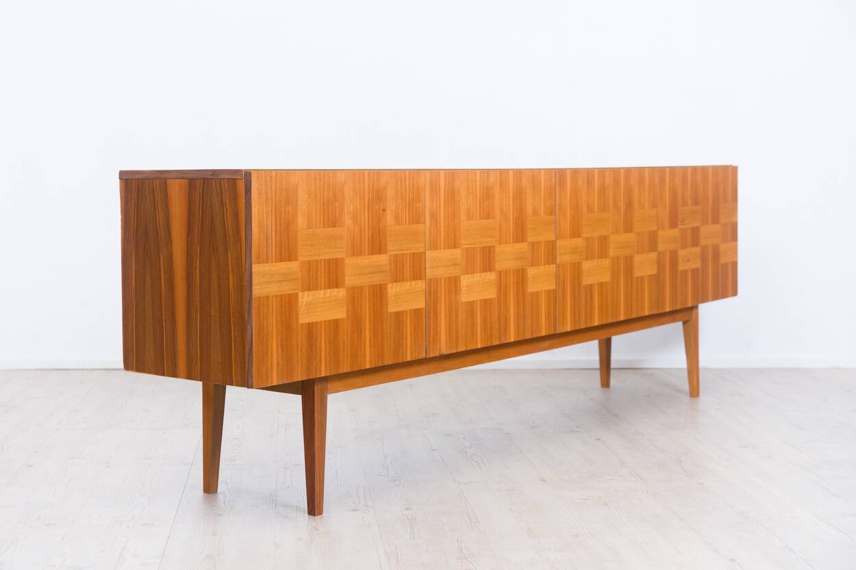 Grand buffet Mid-Century en noyer