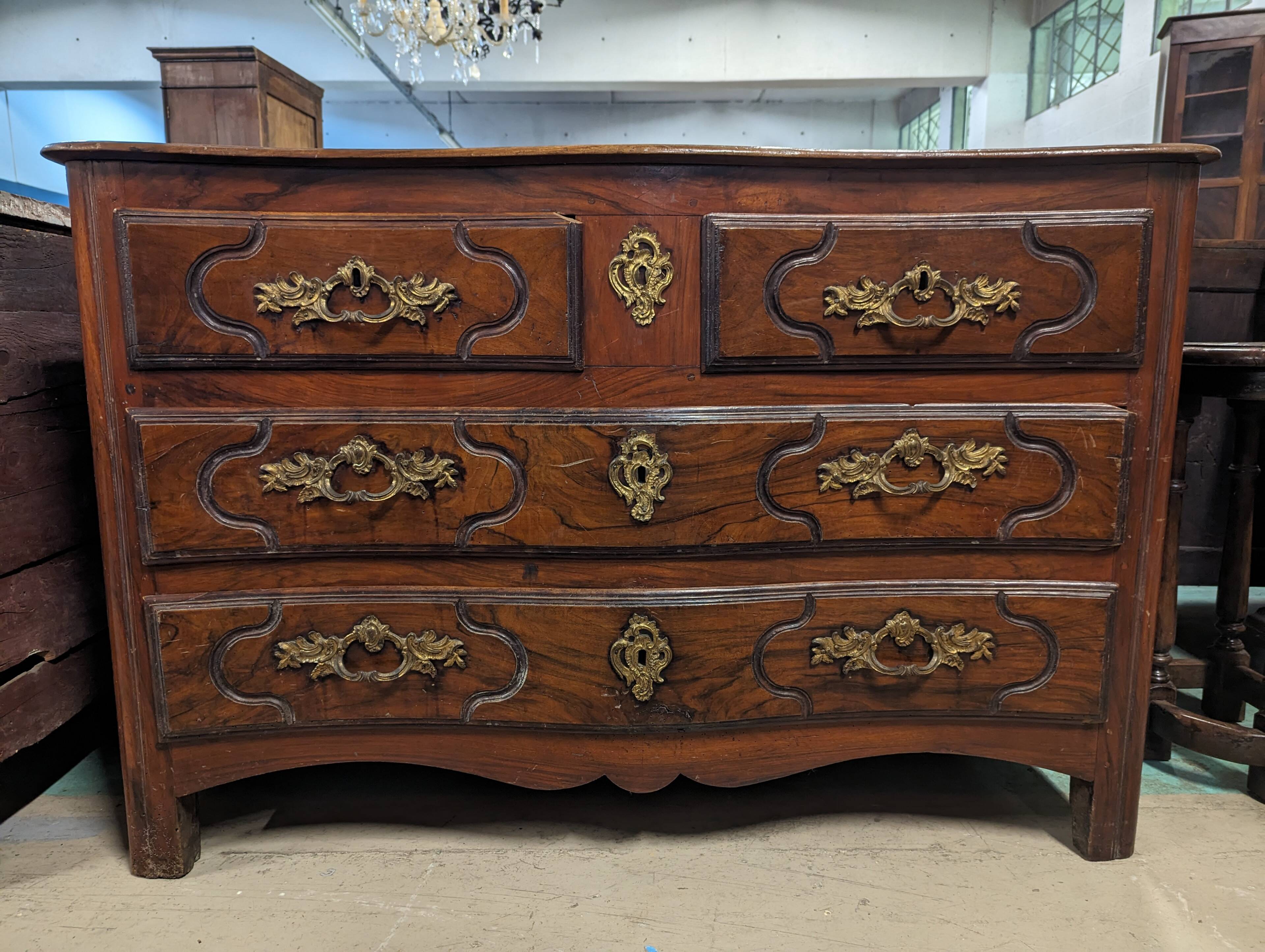 18th century Louis XIV period chest of drawers in solid walnut