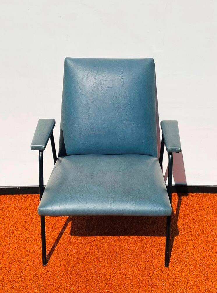 Pair of armchairs model Robert by Pierre Guariche for Meurop. Vintage 60s.