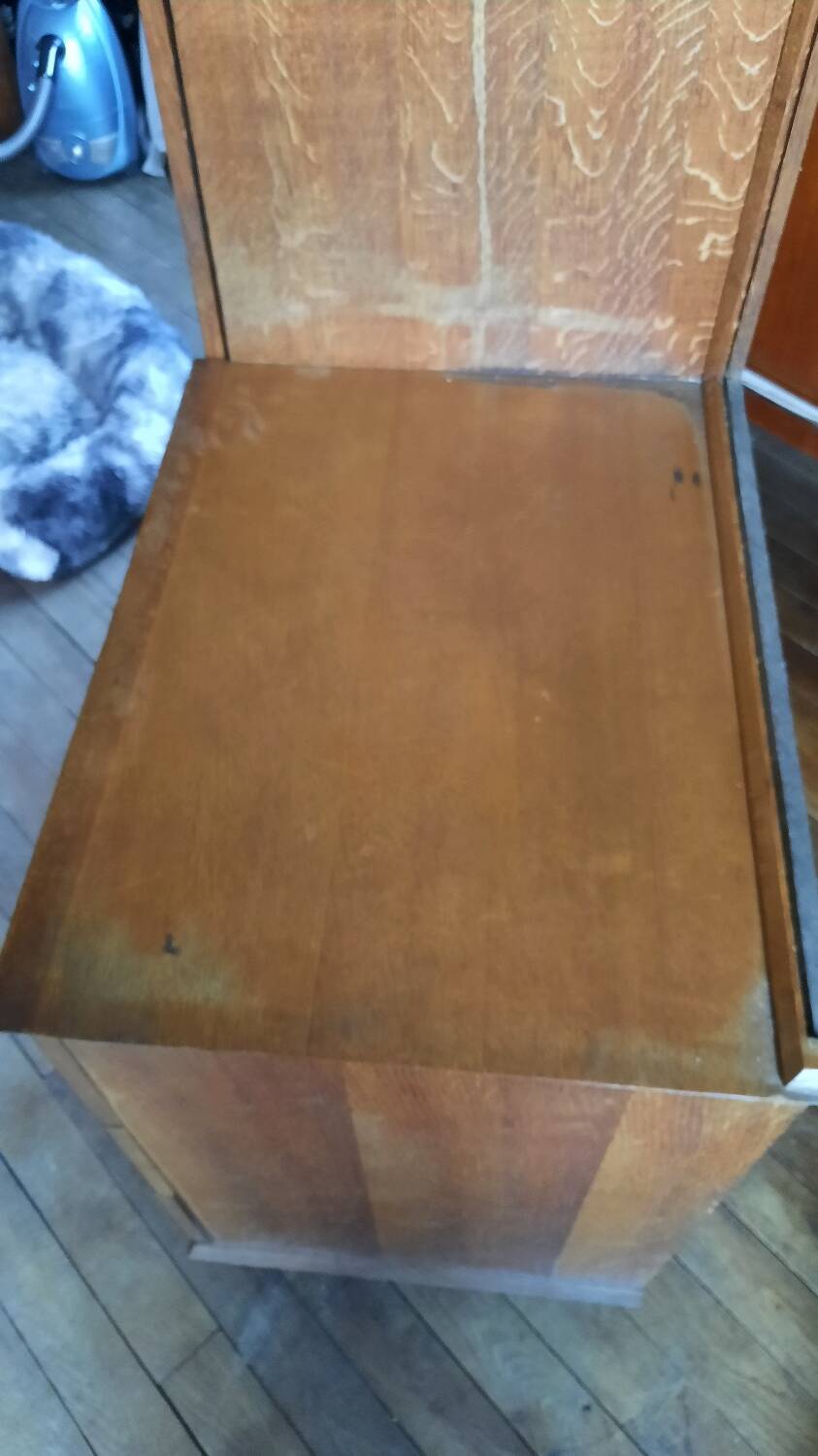Armoire asymétrique
