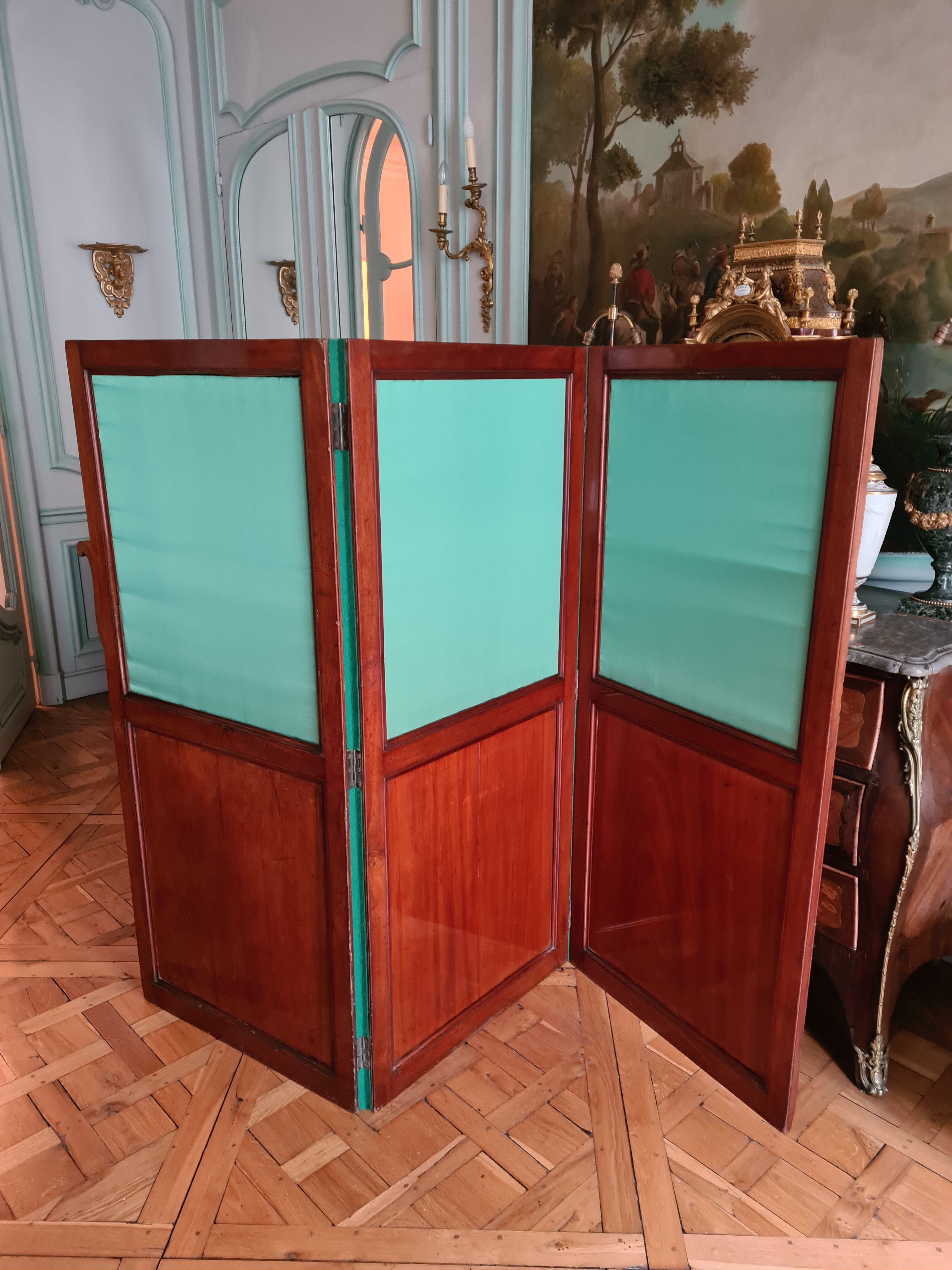 Mahogany screen late 18th