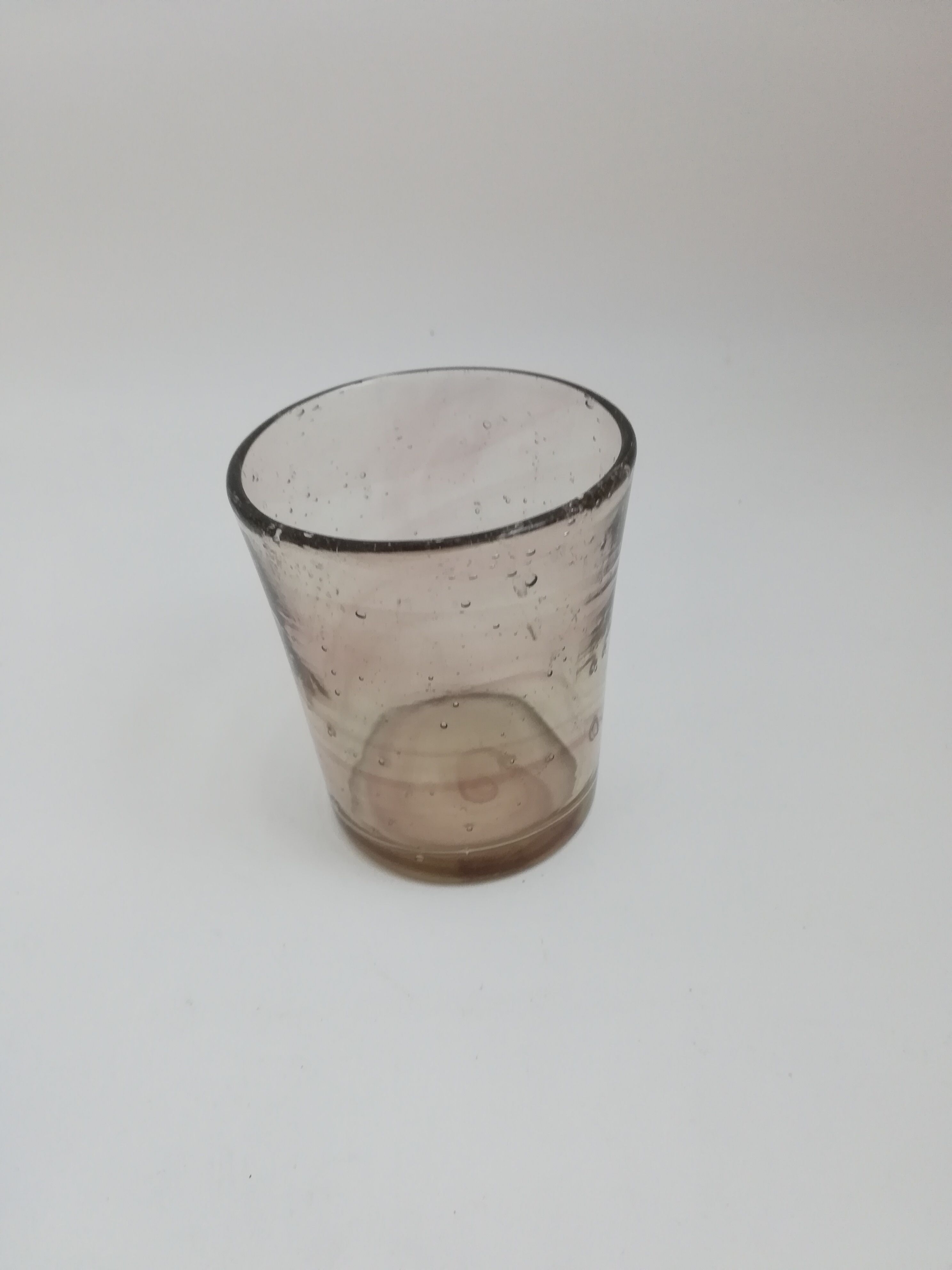 Lot de cinq verres en verre soufflé biot