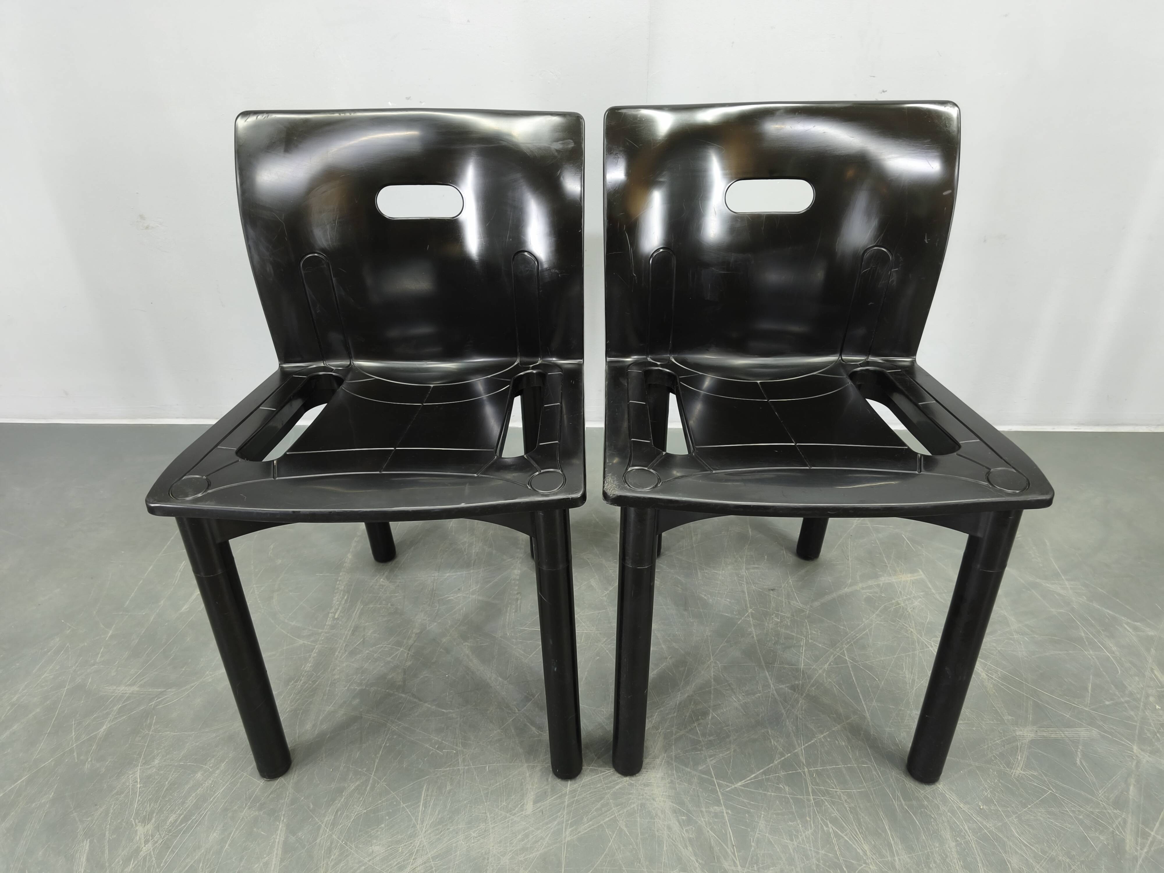 Ensemble de 4 chaises Kartell modèle 4870 par Anna Castelli Ferrieri