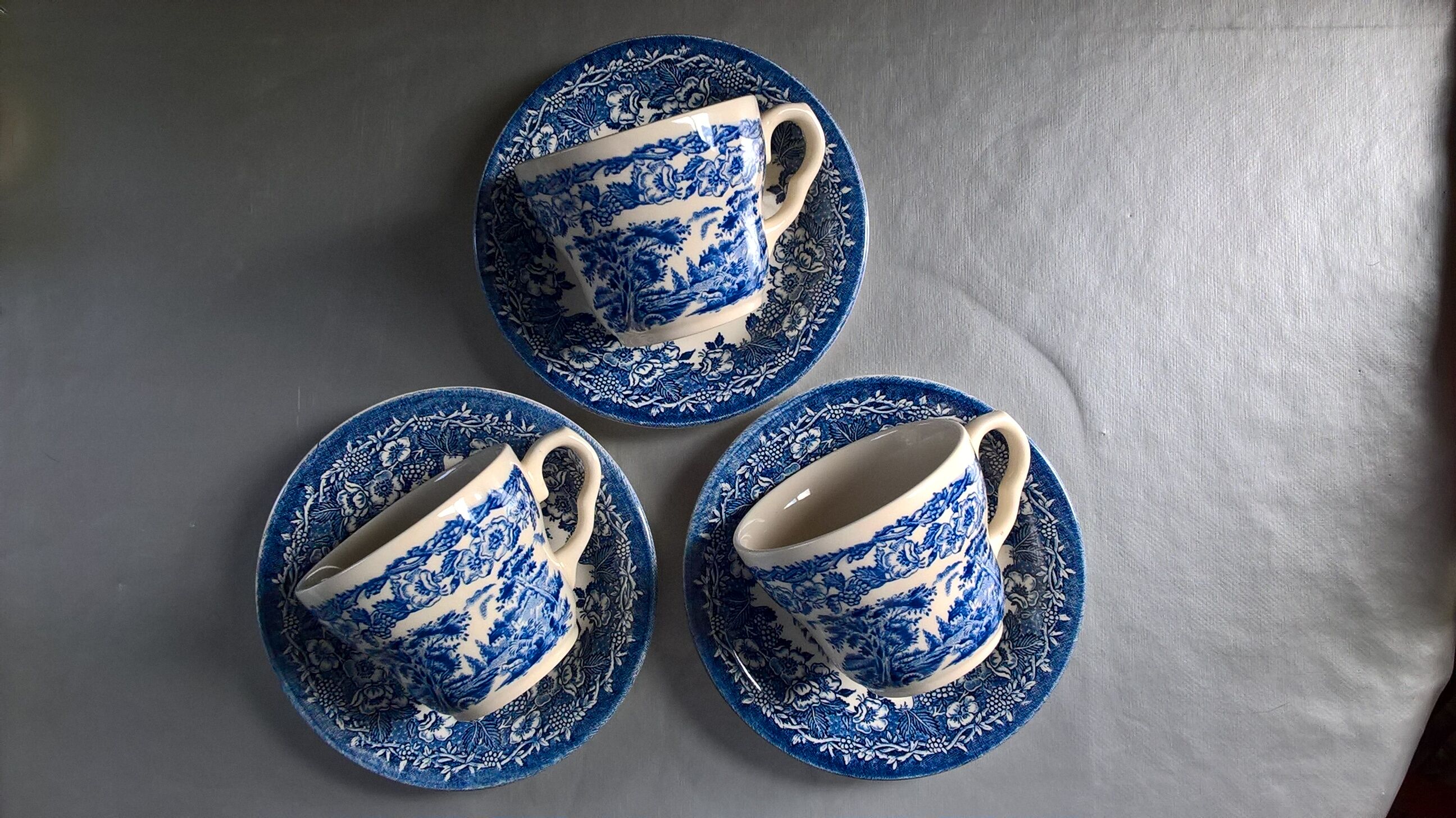 English Ironstone Tableware Ltd (EIT) "Kingswood" blue-white cups and saucers