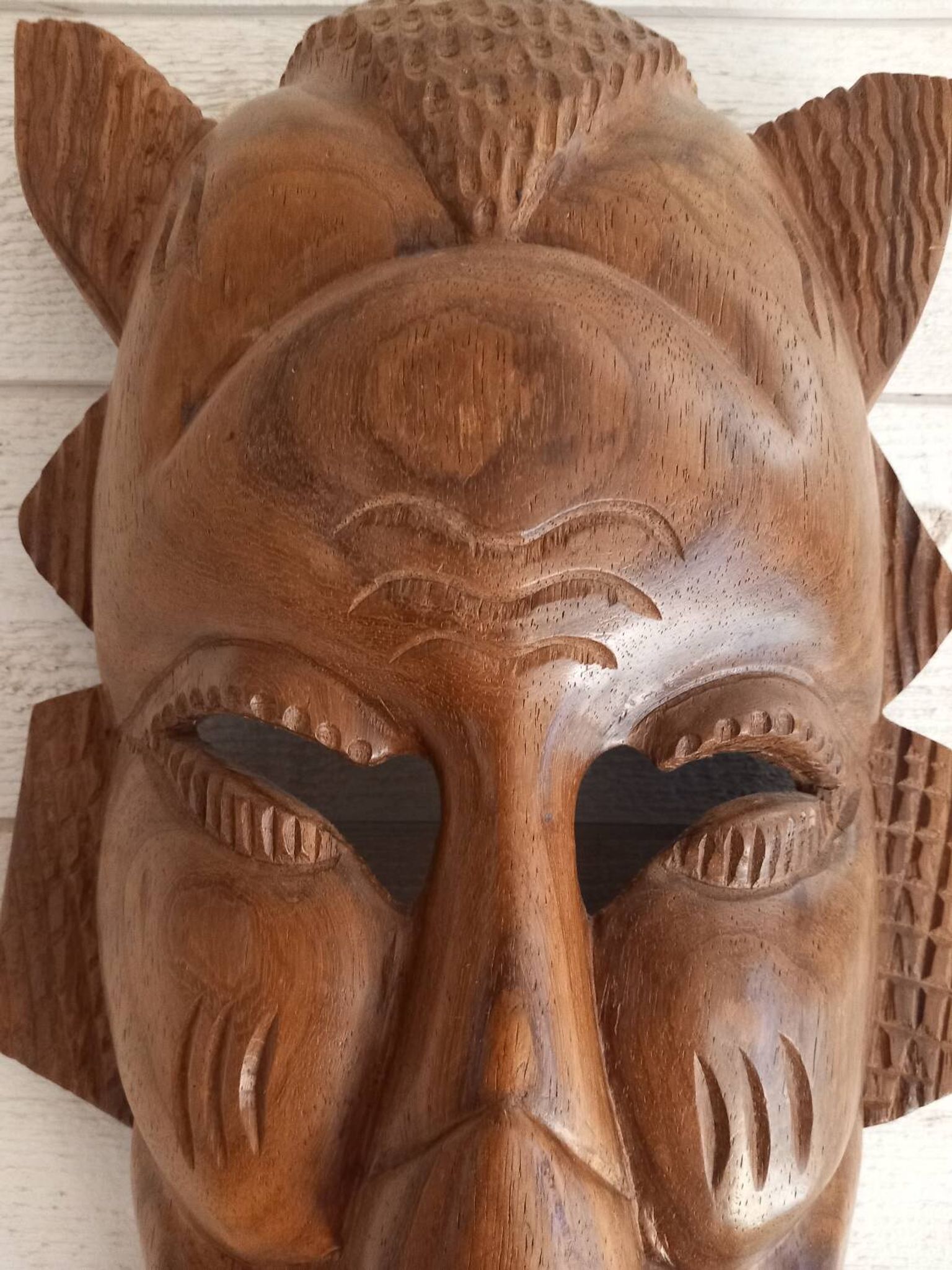 Masque tribal/ africain en bois