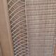 Armoire en bois et rotin vintage