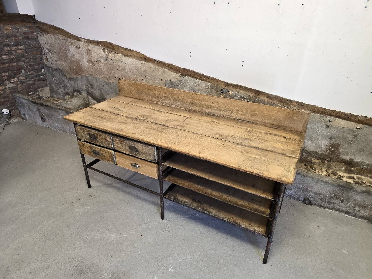 Baker's table circa 1940