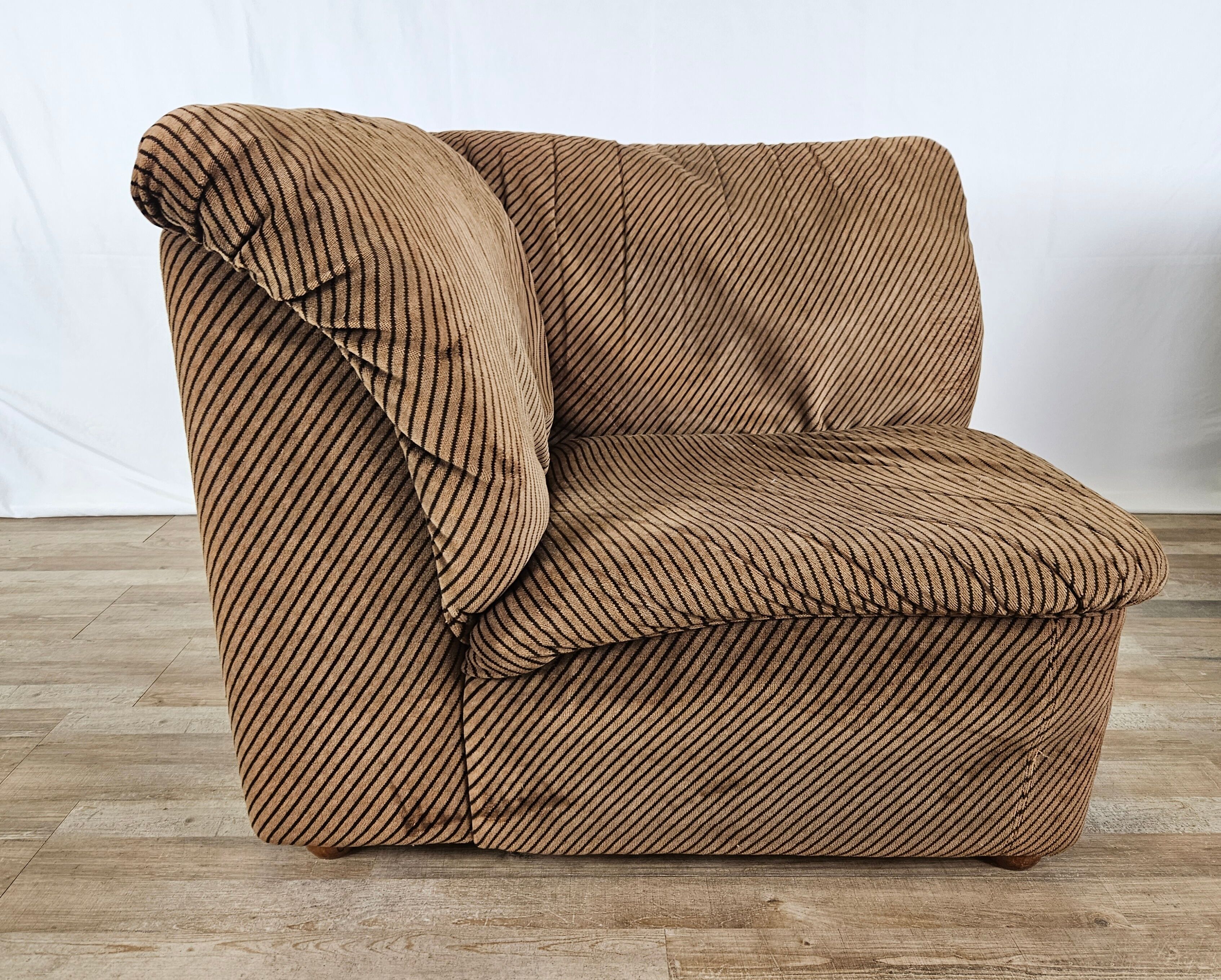 Five-seater corner modular sofa from 70s