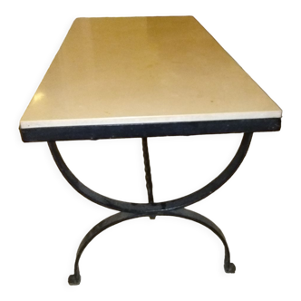 Table basse en fer forgé et plateau en marbre beige