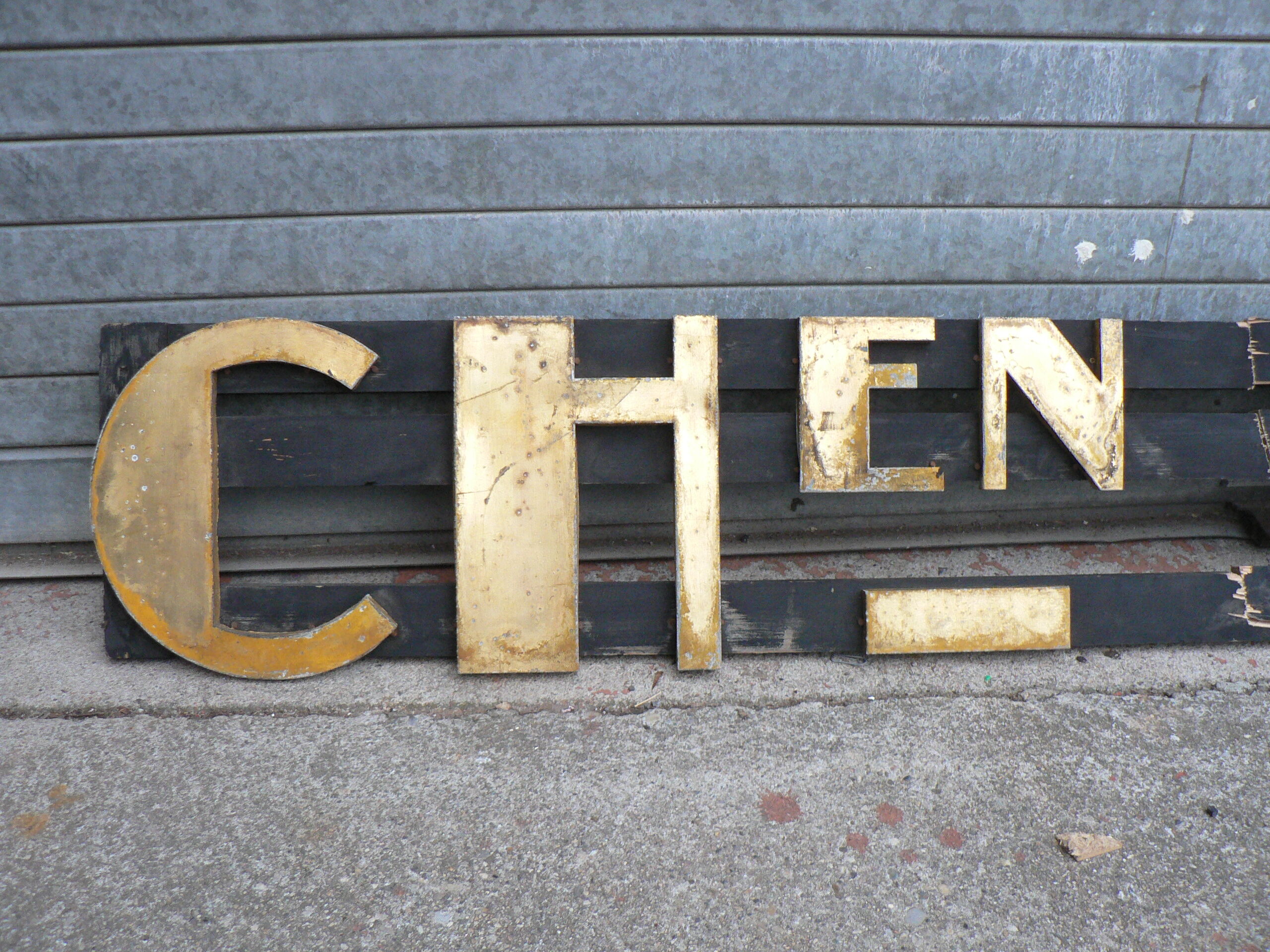 Sign art deco surgeon dentist