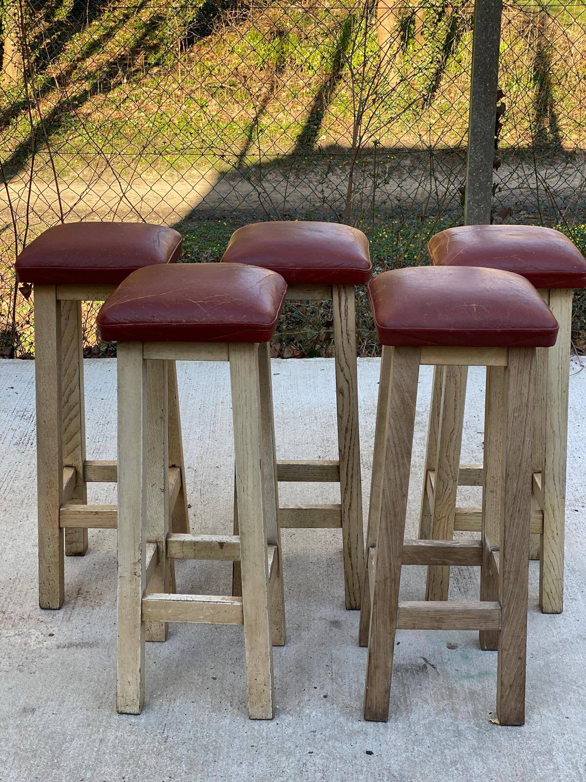 Square high bar stools in solid wood with burgundy leather 83cm