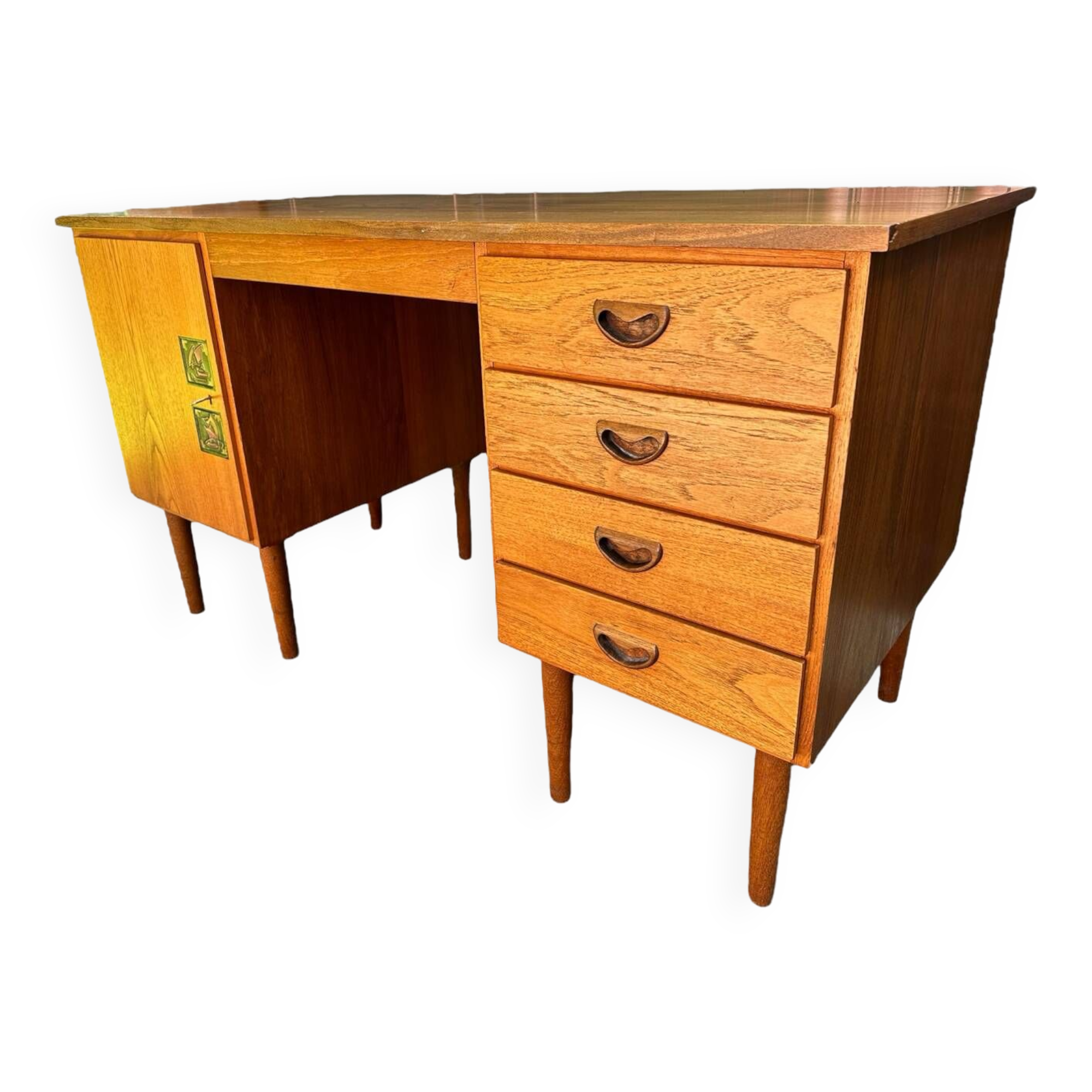 Louis van Teeffelen desk