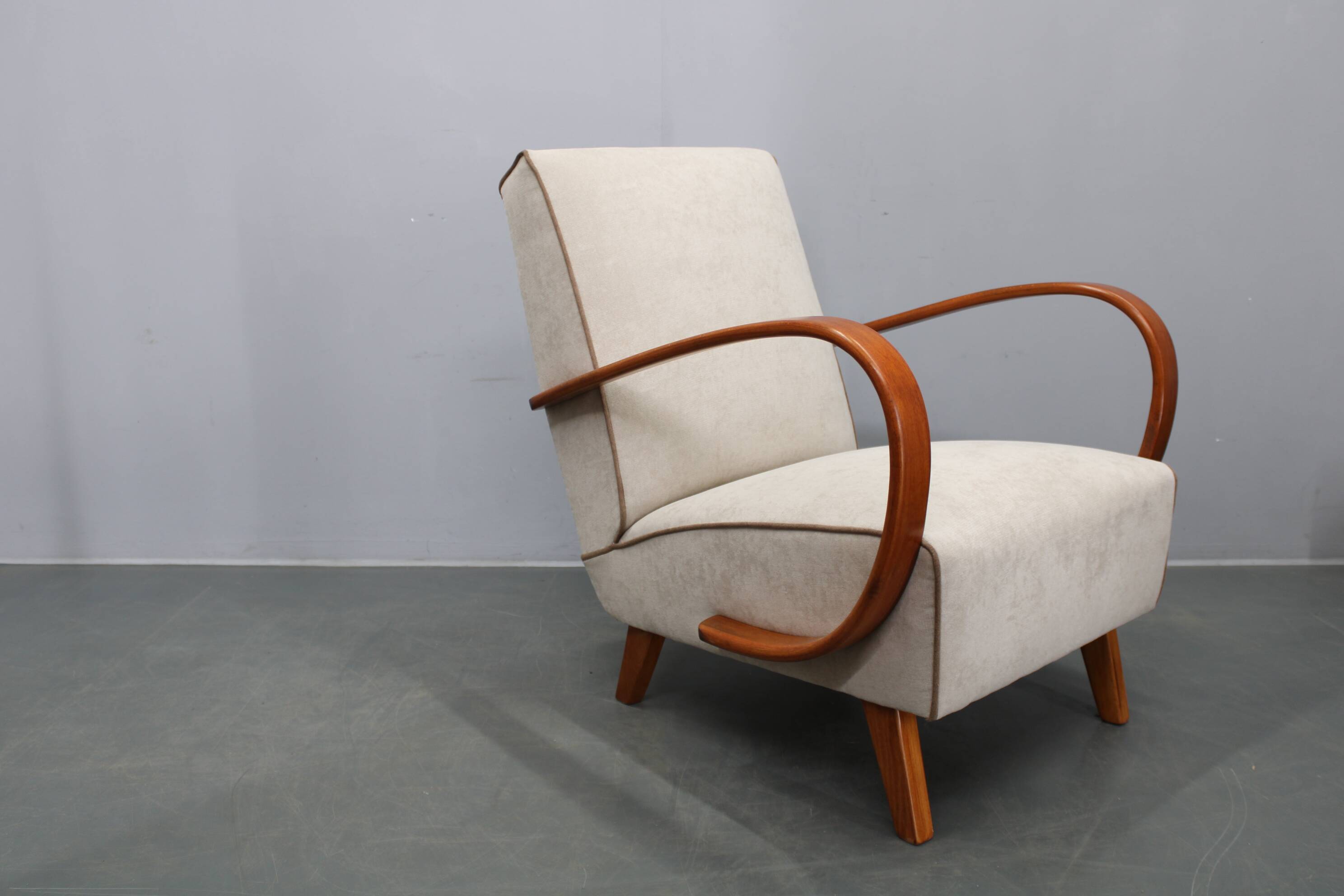Art Deco armchair by Jindřich Halabala, Czechoslovakia, 1940s