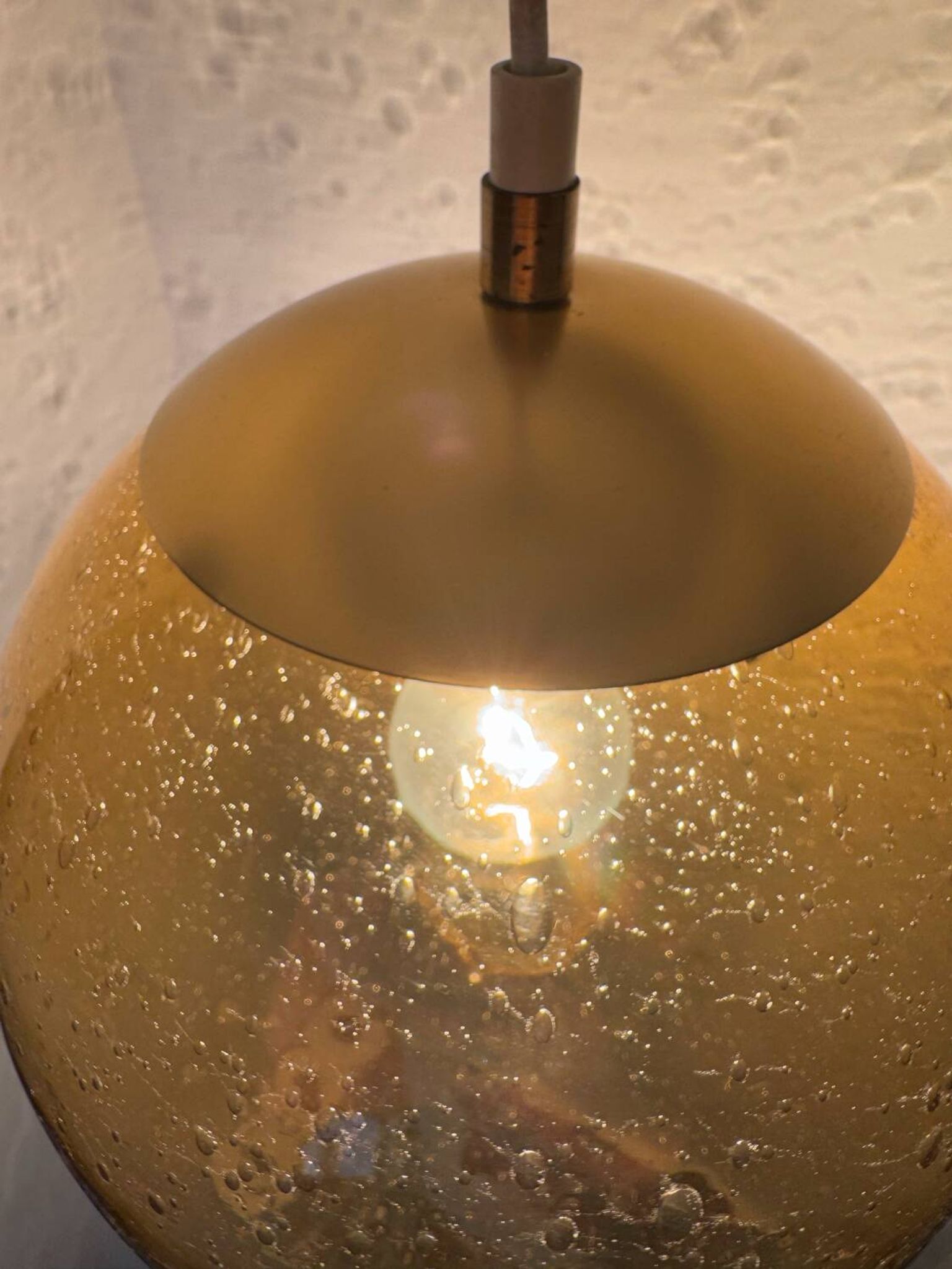 Lustre verre ambré bullé années 70