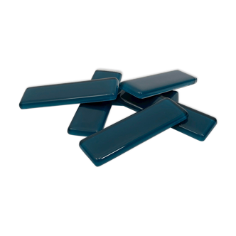 Knife holder, tableware, covered rest