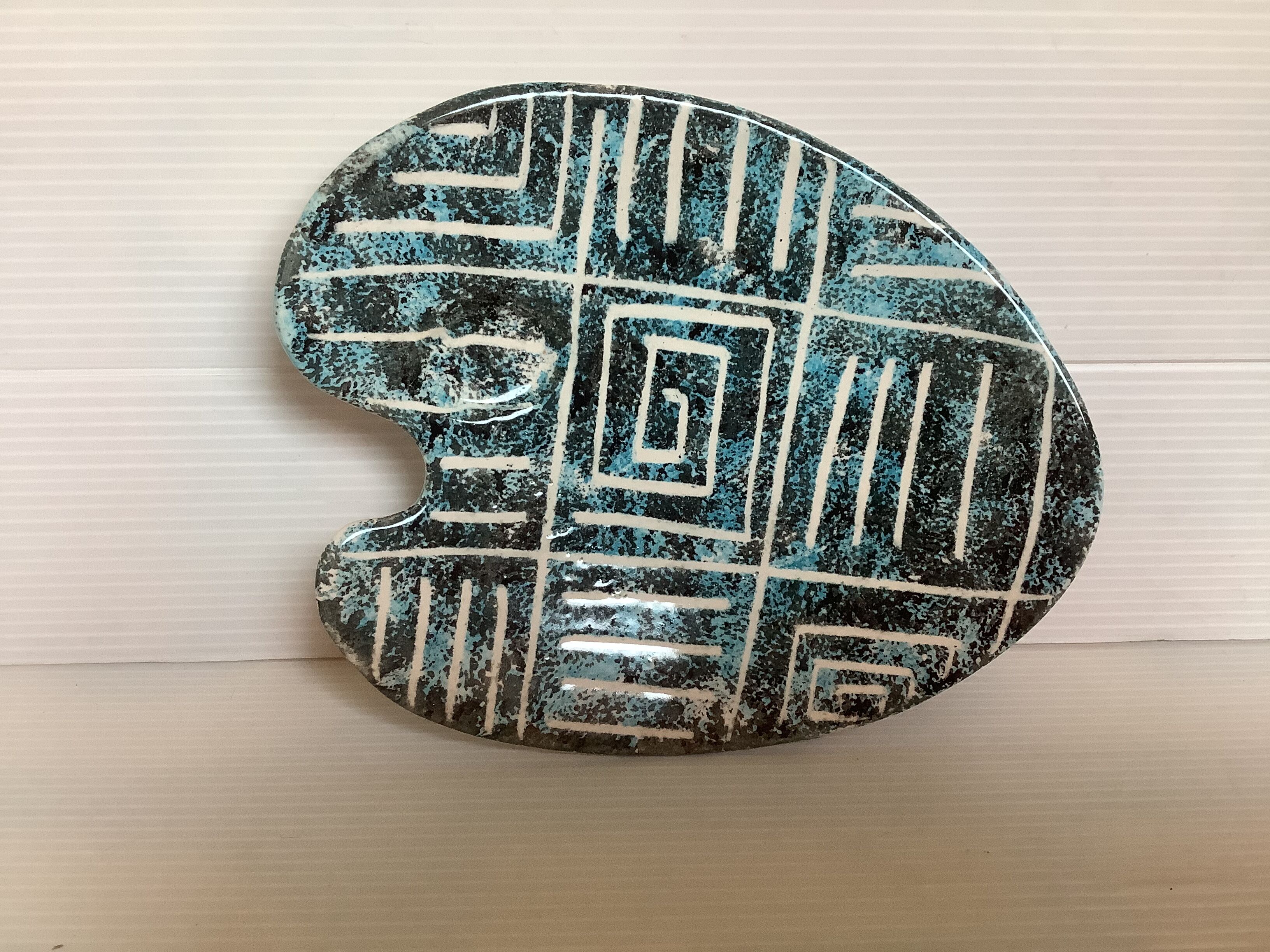 Empty pocket painter's palette geometric patterns