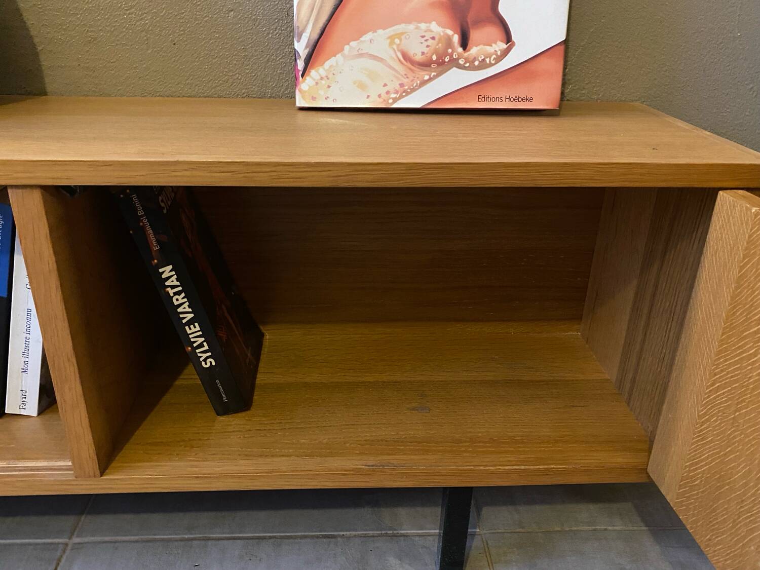 Vintage sideboard (shallow)