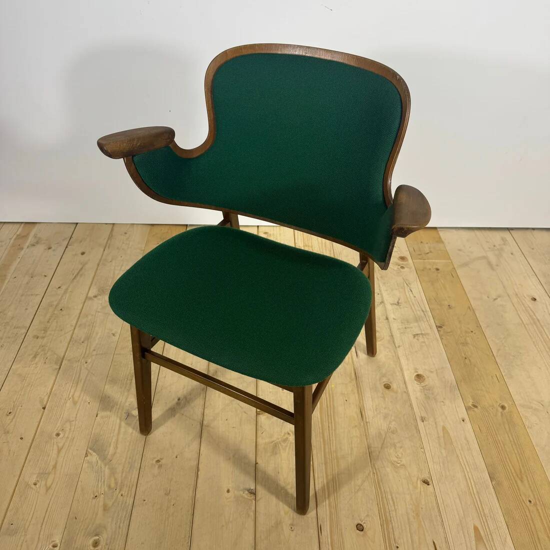 Hans Olsen chair for Krause’s Møbelfabrik – mid-century Danish design with original Kvadrat fabric.