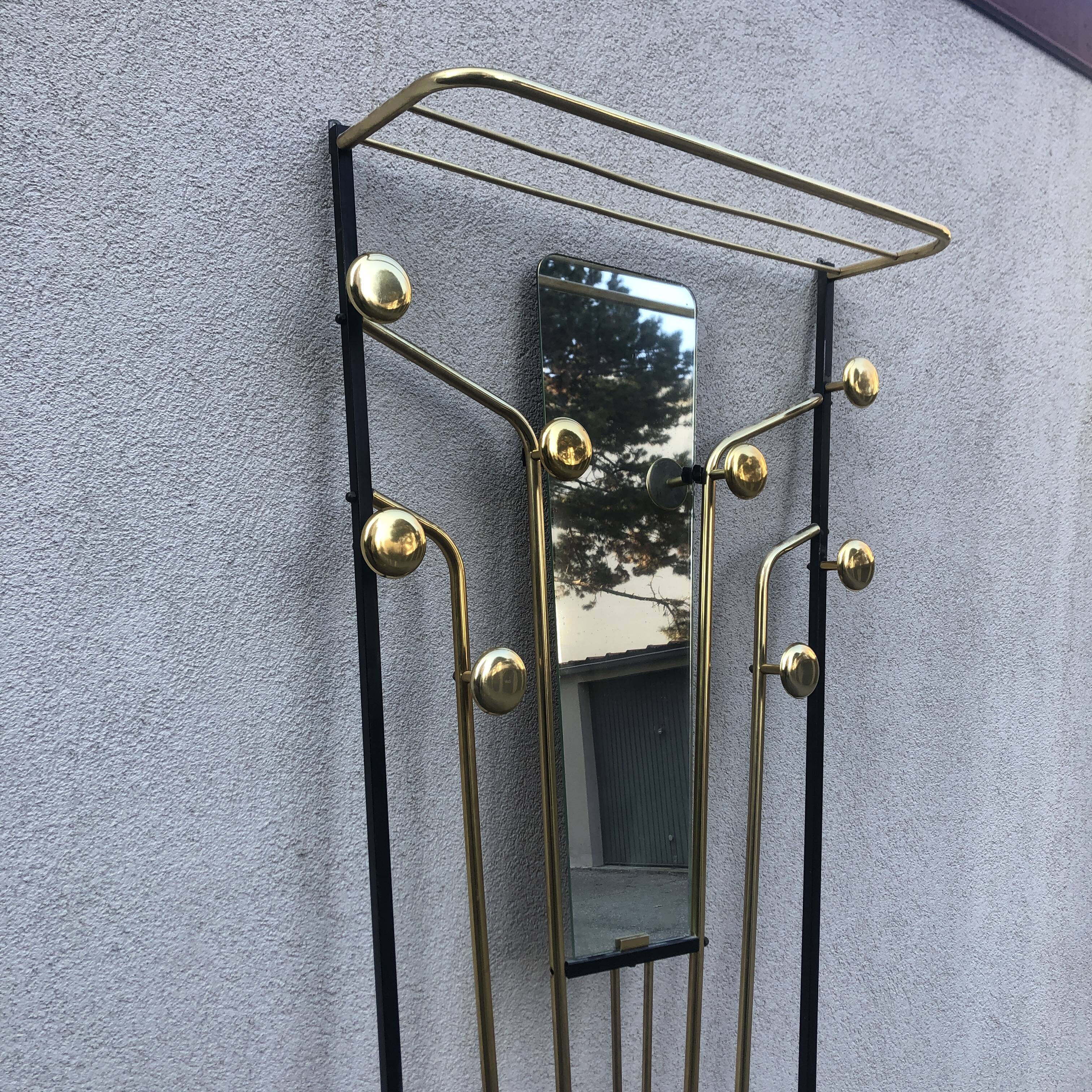 Coat rack cloakroom