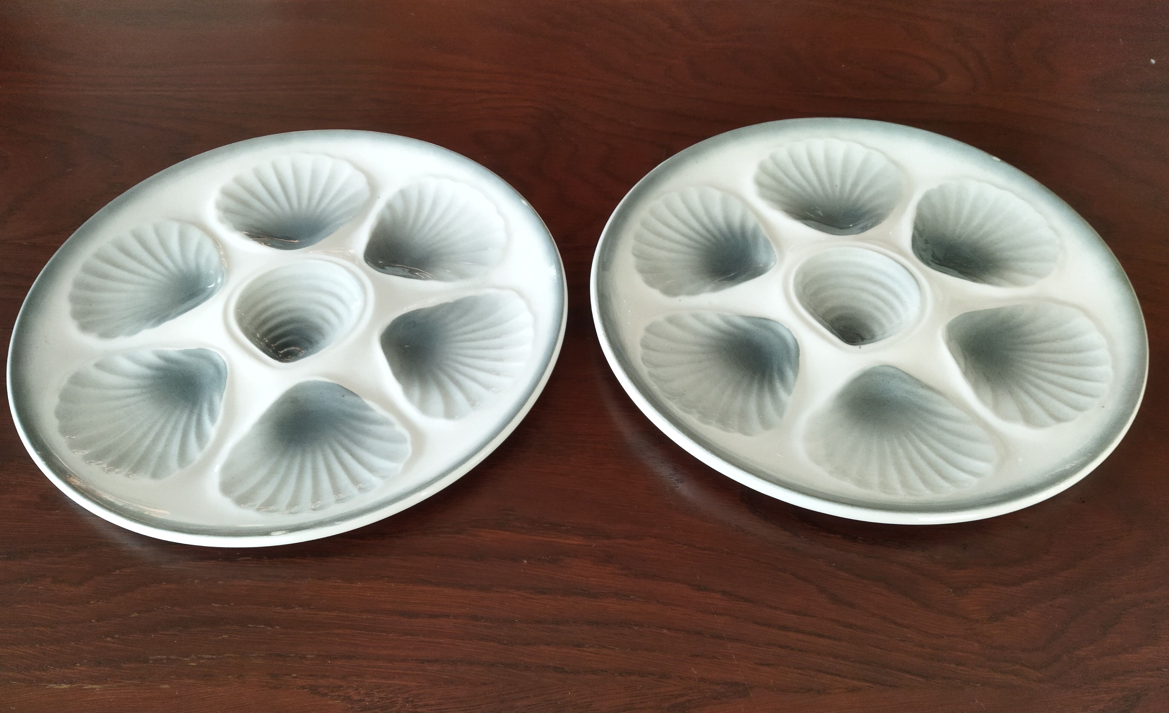 2 Moulin des Loups Orchies oyster plates