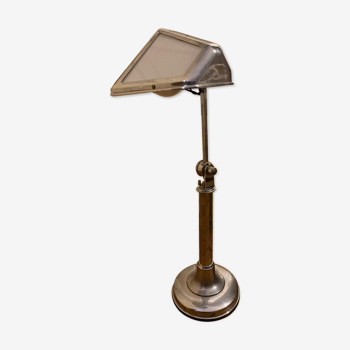 Pirouette lamp 30s