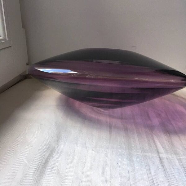 Vase rond en verre asymétrique couleur Améthyste