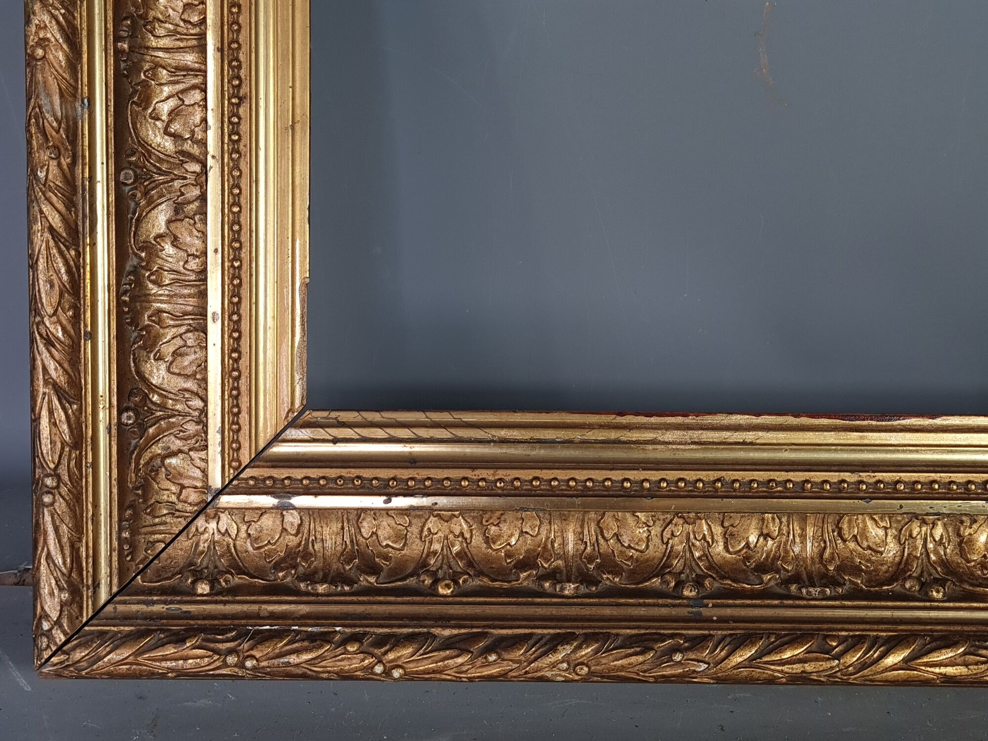Nineteenth century frame gilded stucco wood 51.5x40 foliage 36.7x25.5 cm SB
