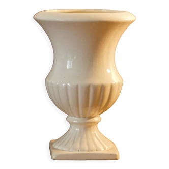 Ancien vase Médicis en porcelaine blanche