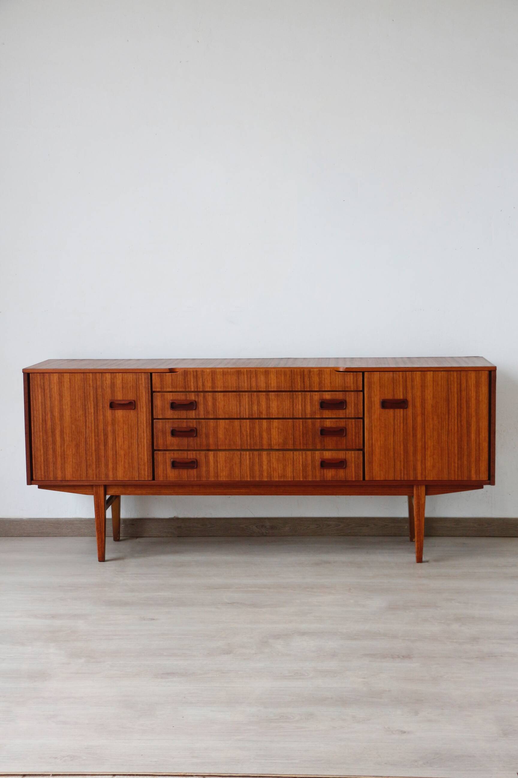 Vintage teak enfilade Beautility | Restored 1960s design